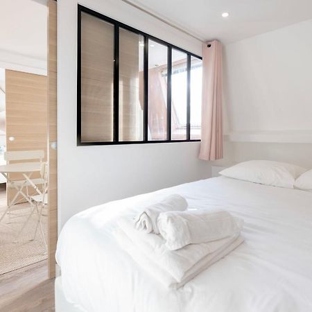 Amazing Apartment Under The Roof In Paris 8Th Экстерьер фото
