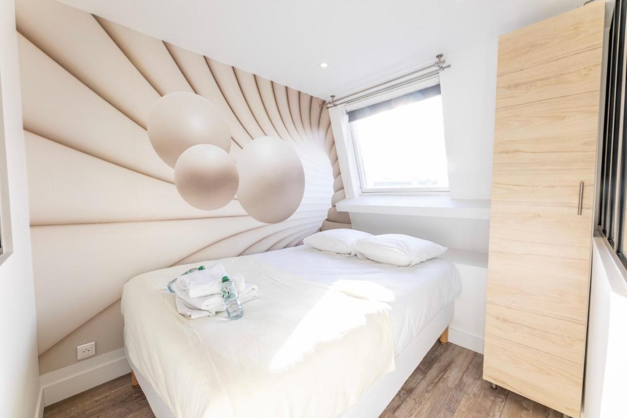 Amazing Apartment Under The Roof In Paris 8Th Экстерьер фото